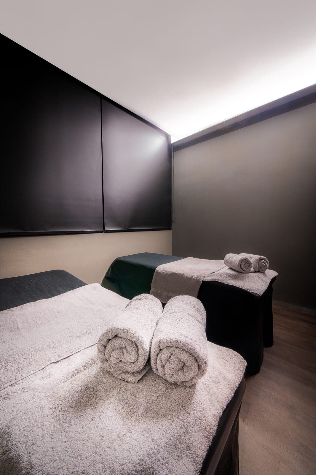 Modern AngelSky8 beauty spa outlet featuring elegant entrance and premium beauty salon exterior design